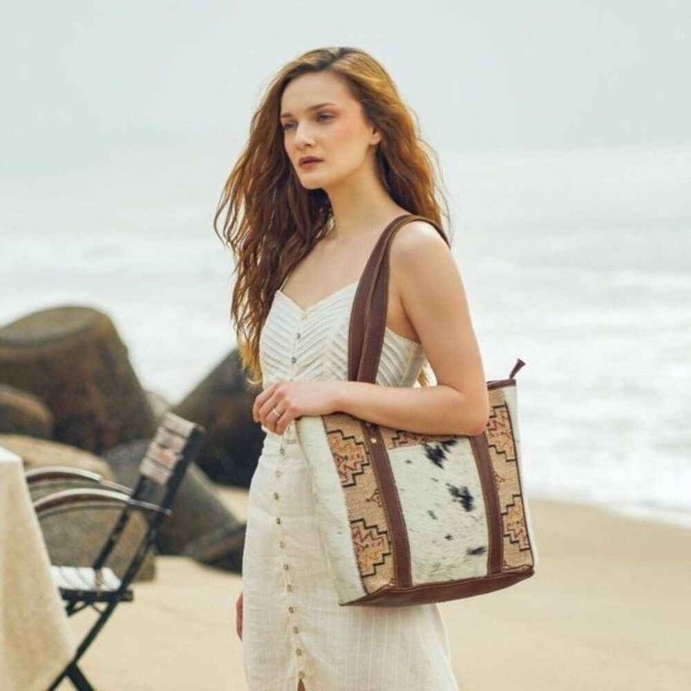 Myra Bag Handmade Sculptural Tote Bag Upcycled Canvas & Cowhide Leather - Picture 7 of 7